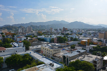Blick über Santa Marta, älteste Stadtgründung in Kolumbien, Südamerika