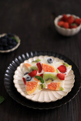 Healthy Frozen Greek Yogurt Bars with Fruit
