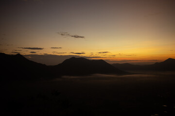 Obraz premium sunset in the mountains