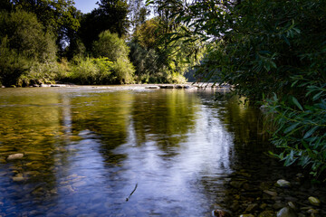 Kleiner schöner Fluss in Bayern