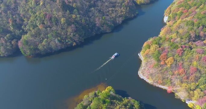 Wuhan Mu Lan Tianchi Scenic Area Late Autumn Scenery