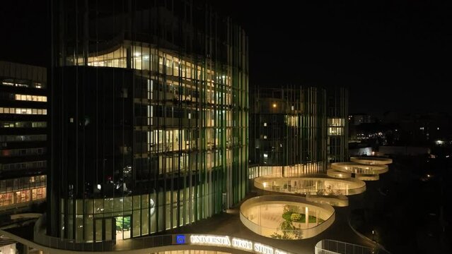 La sede dell'Universit&agrave; di Roma Tre in via Ostiense a Roma.
Ripresa aerea del moderno edificio sede dell'universit&agrave;.