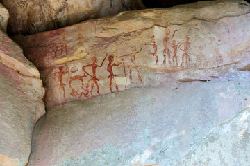 Khao Chan Ngam colored paintings Prehistoric paintings, 3000-4000 years B.E.