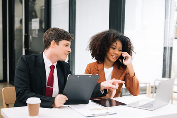Those who work hard, win in the conference room new startup project..