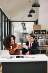 Those who work hard, win in the conference room new startup project..