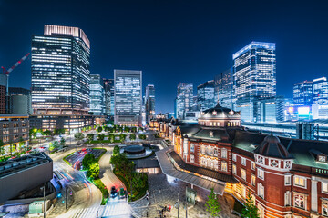ライトアップされた東京駅の都市夜景【東京都・千代田区】　
Illuminated night view of Tokyo Station - Tokyo, Japan - obrazy, fototapety, plakaty