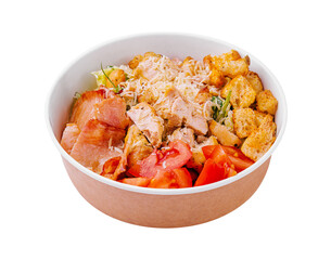 Salad with vegetables, chicken breast and crackers