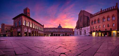 Bologna, Italy. Cityscape image of old town Bologna, Italy with Piazza Maggiore at beautiful autumn sunrise. - 686187235