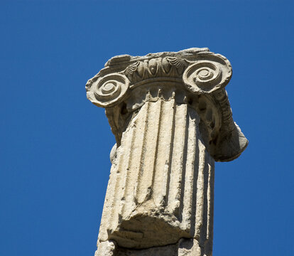 Głowica kolumny jońskiej