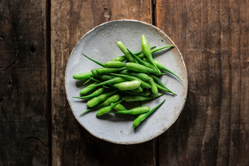 さや大根_白いお皿_俯瞰