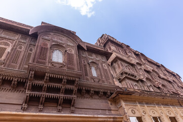 Obraz premium Architecture view of Mehrangarh Fort with Jodhpur city scape during a daytime. A UNESCO World heritage site in jodhpur.
