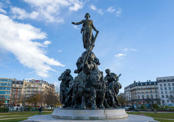 Place de la nation et statue Triomphe de la République du Dalou à Paris