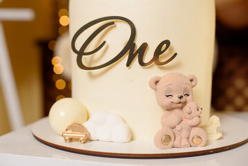 Cake for the first year with the inscription one