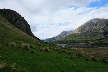Naklejka premium landscape with mountains at mt Sunday in new zealand
