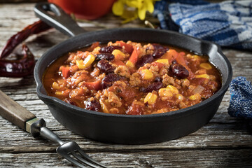 Hot chili con carne.