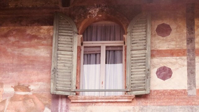 Ventana veneciana