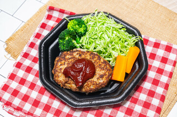 家庭料理のハンバーグ