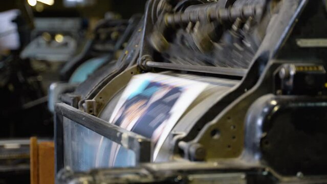 Printing house. Offset printing process. Paper submission