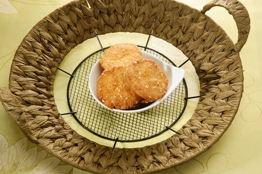 Mathi or Sweet Mathari or Til Atta Mathri