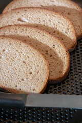 Weißbrot mit Kruste, Meser