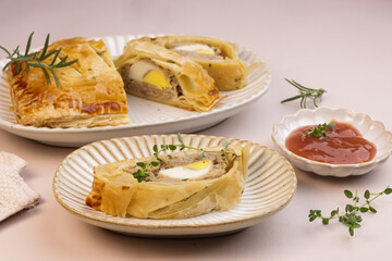 Picnic Roll is Indonesian Homemade Sausages Rolls or Saucijzen Brood in Holland). It is made from Pastry, Minced Beef, Egg, Milk, Cheese with Spices and Herbs.