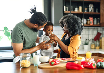 child family kitchen boy son mother father drink breakfast milk healthy drinking food eating glass home black african american father man together love cute childhood - obrazy, fototapety, plakaty