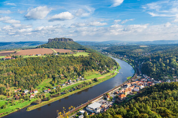 Blick über die Elbe auf die Sächsische Schweiz - 686607449