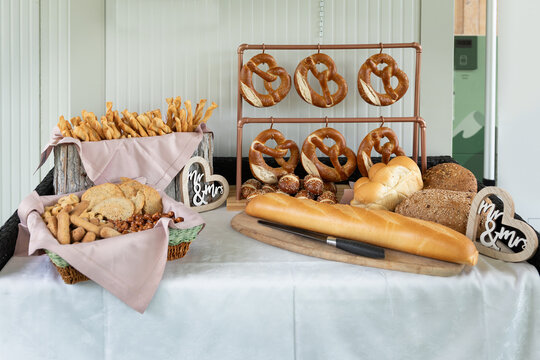 pane, gressini, pretzel