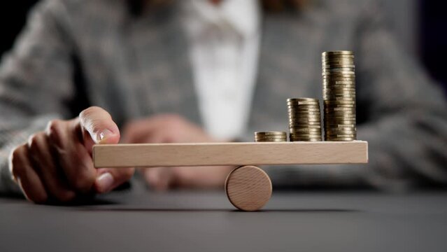 Financial Leverage Balancing Scale Amidst Inflation