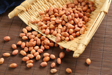 Images of peanuts, red peanuts, peanuts for diet, vegetarian food, high quality photos