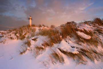Zima na wybrzeżu Morza Bałtyckiego - obrazy, fototapety, plakaty