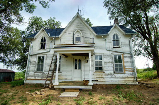 Historic farmhouse with weathered facade; Dunbar, Nebraska, United States of America