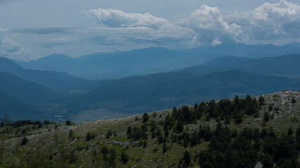 Fototapeta premium view of the mountains