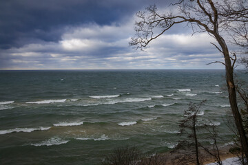 November 27, 2023, 1:19 PM.Location: Lake Bluff Bird Sanctuary.Canon EOS R7.RF-S18-150mm F3.5-6.3 IS STM @ 18 mm.¹⁄₈₀ sec at ƒ / 11.ISO 100.© 2023 Photographs by Jay