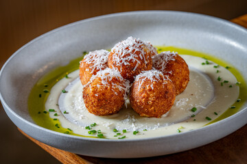 Arancini quattro formaggi.