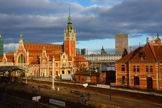 14.01.2023: main railway station in Gdansk, Poland