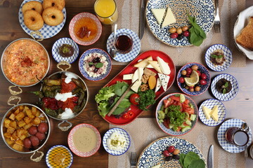 Breakfast with toast, tea and orange juice
