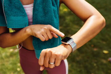 Sporty woman?s arm with smartwatch