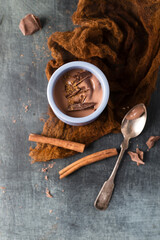 Chocolate pudding with cinnamon