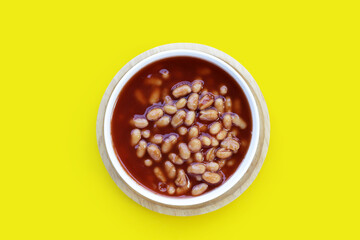 Baked beans in tomato sauce