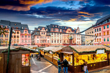 Domplatz, Mainz, Weihnachtsmarkt, Deutschland  - obrazy, fototapety, plakaty