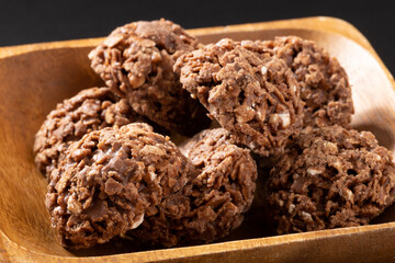 クランチチョコ　ナッツ