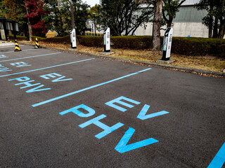 電気自動車EV・PHV・PHEVの充電スタンド
