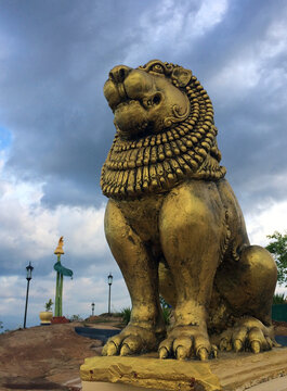 Lion Statue in front of The Nelligala Temple