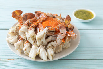 Steamed blue crab with spicy seafood sauce
