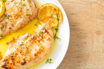 grilled chicken with butter, lemon and garlic