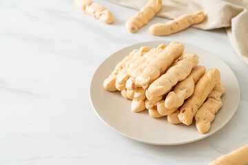 almonds meringue stick on plate