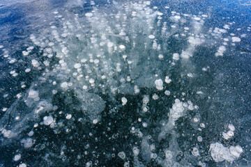 アイスバブル　厳冬期北海道の自然