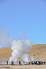 Gêiser Tatio no deserto do Atacama durante nascer do sol no final de 2023. 