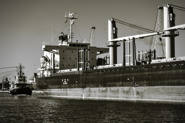 Tugboats, ships, fishing huts in Pialassa Baiona, Ravenna